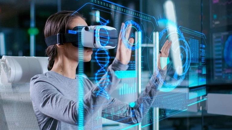 Augmented Reality (AR)